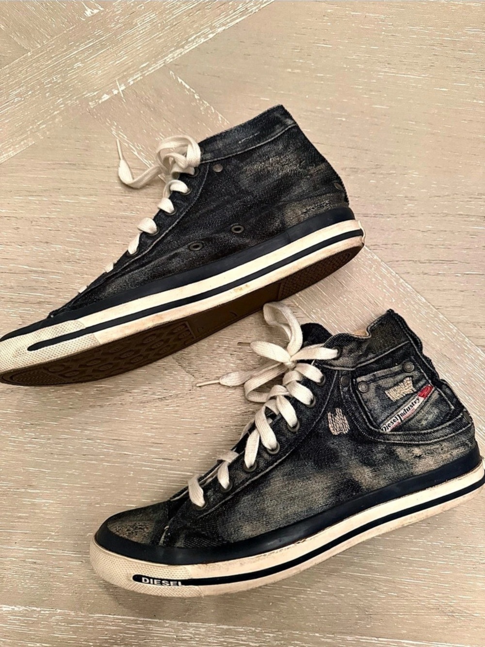 Diesel High-Top Denim Sneakers y2k men’s 8
Ladies 9.5